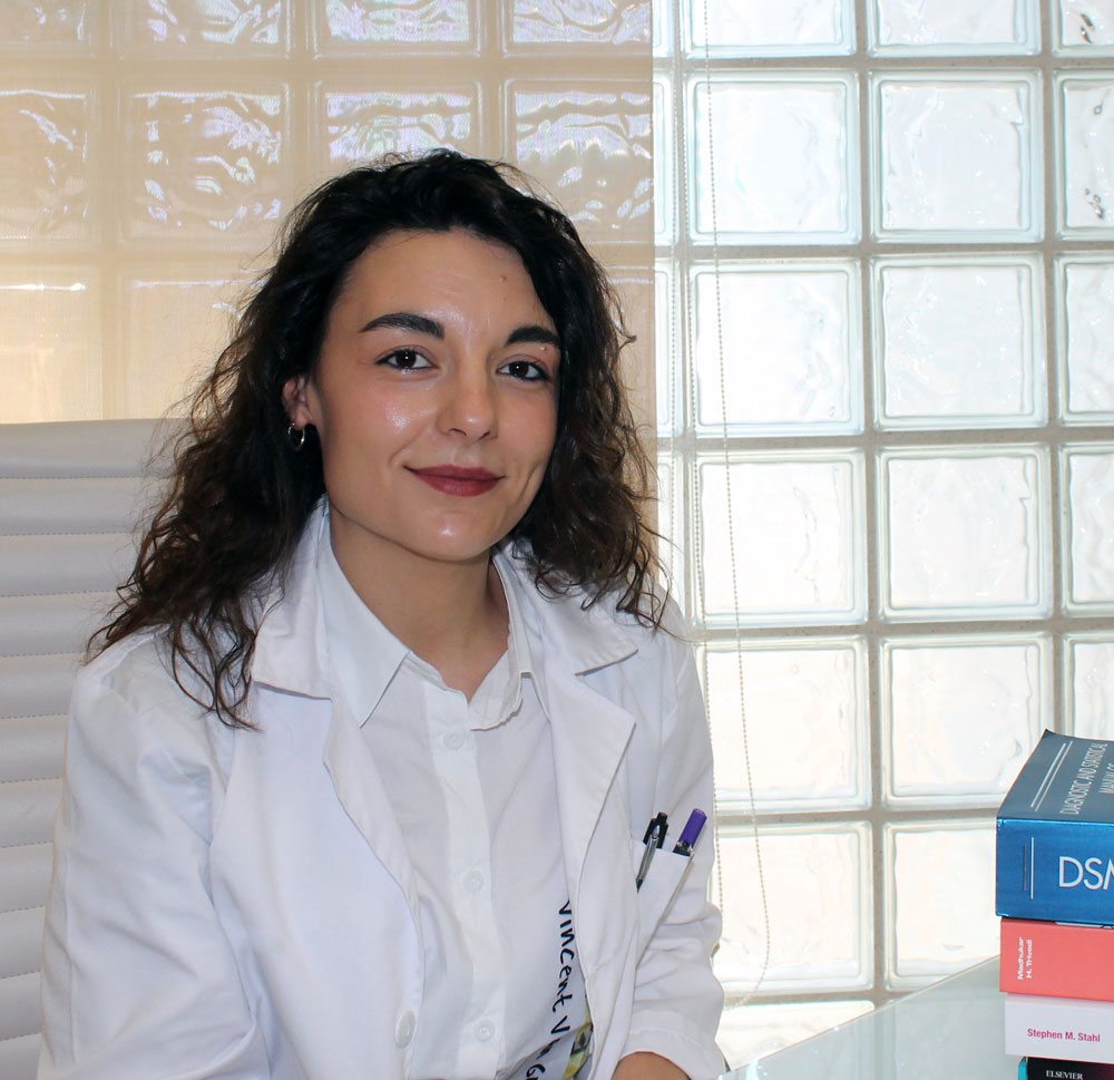 Dr. Úrsula Casado in her office
